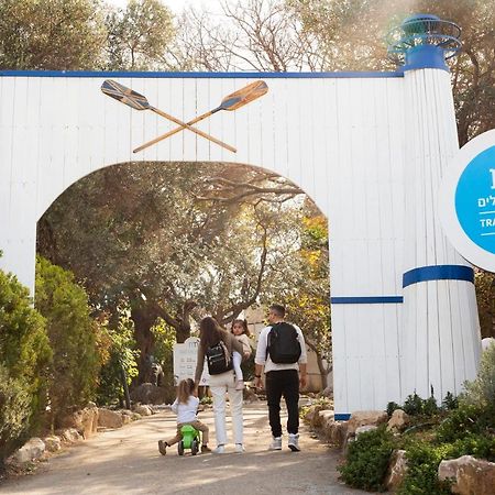 Travel Hotel Gesher Haziv Exterior foto
